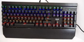 Недорогая механическая клавиатура с поддержкой макрсов: отзыв на Sven KB-G9300