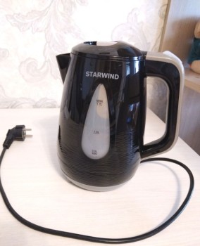 Неплохой недорогой чайник: отзыв на Starwind SKP2316