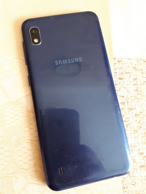 Samsung Galaxy A10 - отзывы