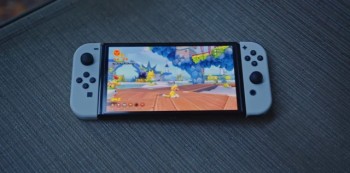 Портативная приставка Nintendo Switch OLED