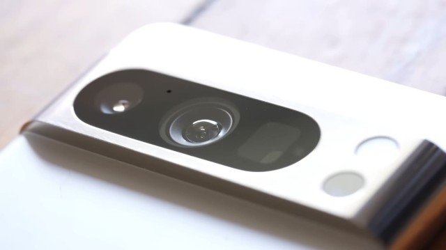 Google Pixel 8 Pro: Взгляд в будущее Android или просто красивая игрушка?