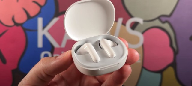 Xiaomi Air 3 SE: доступная альтернатива AirPods с набором полезных функций