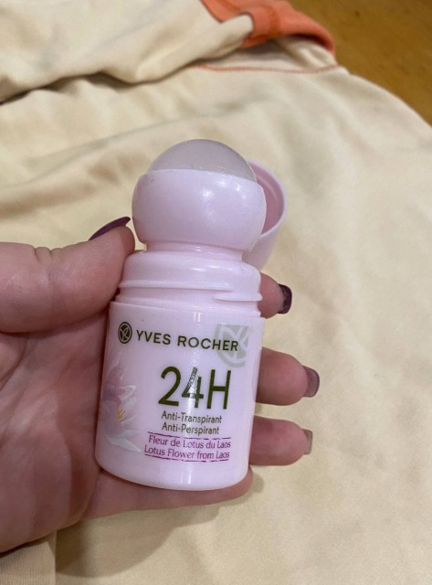 Эффективное и приятное устранение пота: антиперспирант Yves Rocher 24H с ароматом Лотоса