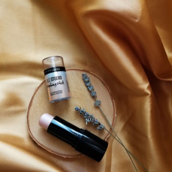 FACE STUDIO strobing stick от Maybelline – лучший бюджетный хайлайтер для тех, кто хочет получить красивое сияние кожи без жирного блеска