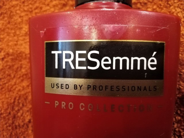 Шампунь Keratin Smooth TRESemme Pro Collection – отличный состав, хорошее промывание волос, улучшение состояния прядей
