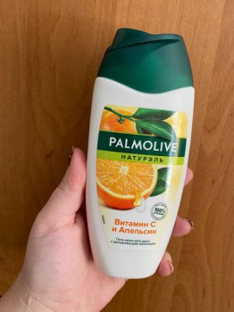 Гель для душа Palmolive Натурэль Витамин С и Апельсин – эффективное очищение, приятный аромат, легкое нанесение