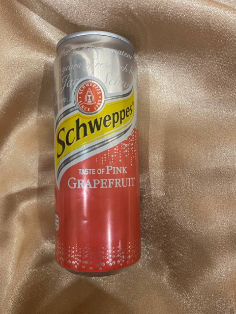 Газированный напиток Schweppes Грейпфрут – приятный вкус, аромат грейпфрута