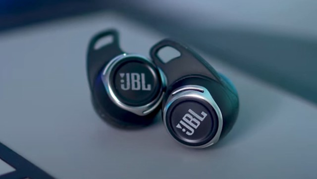 Отличные наушники для тренировок: JBL Reflect Flow PRO