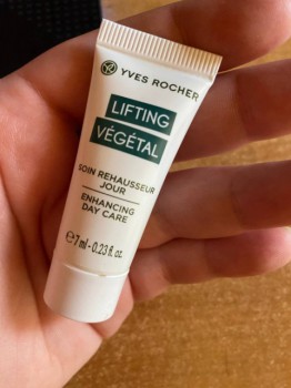 Дневной крем для лица Lifting Vegetal Yves Rocher – результат после первого применения, хорошая эффективность, удобное применение