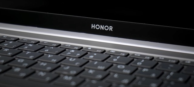 Среднебюджетный офисник с характеристиками топа: Honor MagicBook 16