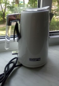 Электрический чайник Polaris PWK 1746CA Water Way Pro